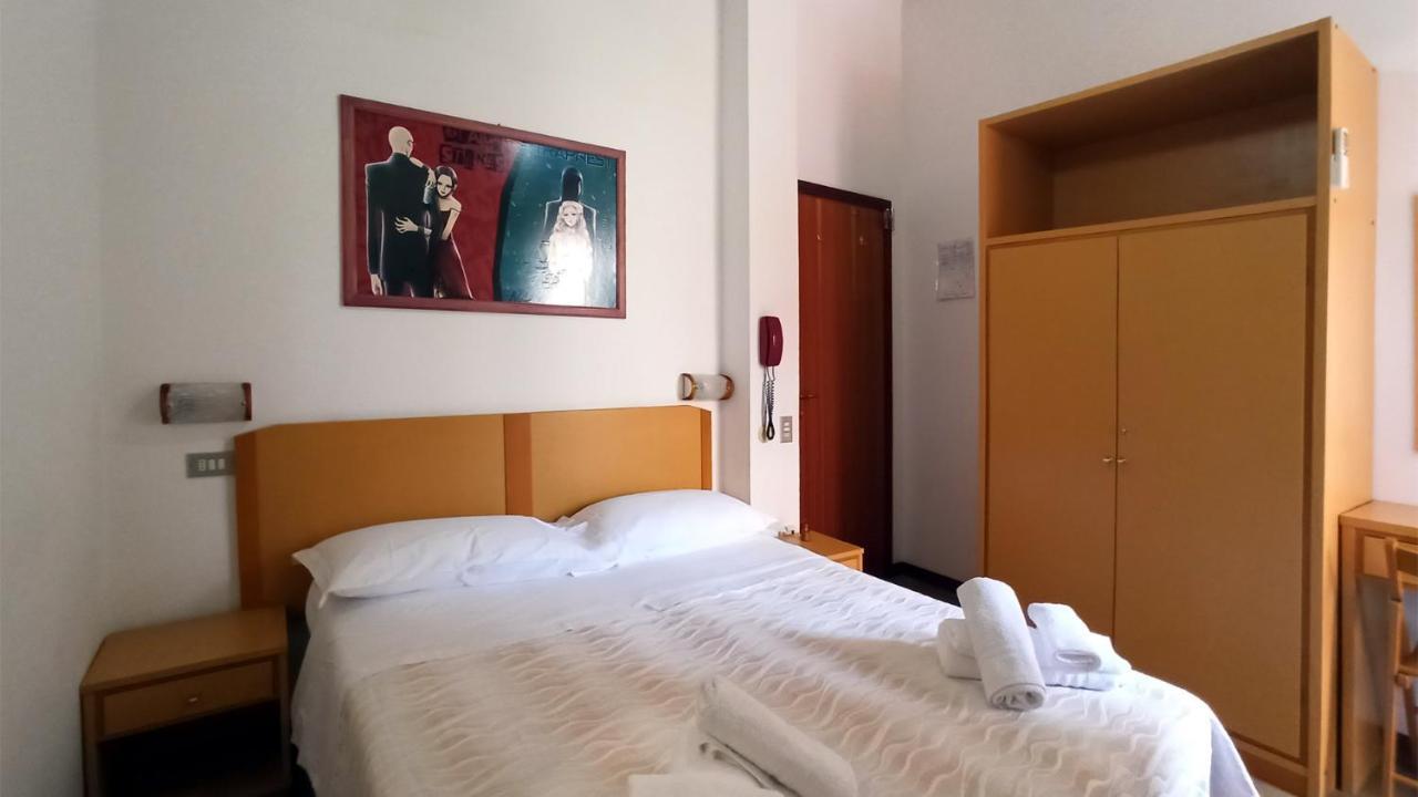 Hotel La Caravella Bellaria-Igea Marina Buitenkant foto
