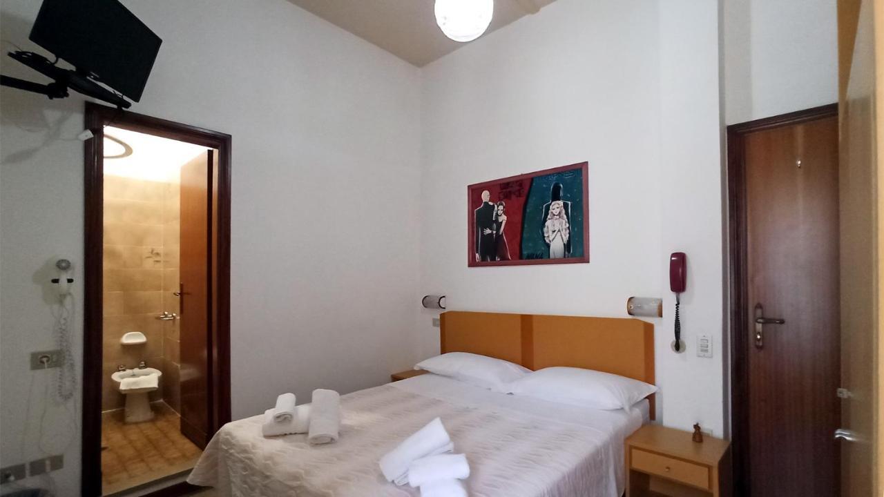Hotel La Caravella Bellaria-Igea Marina Buitenkant foto