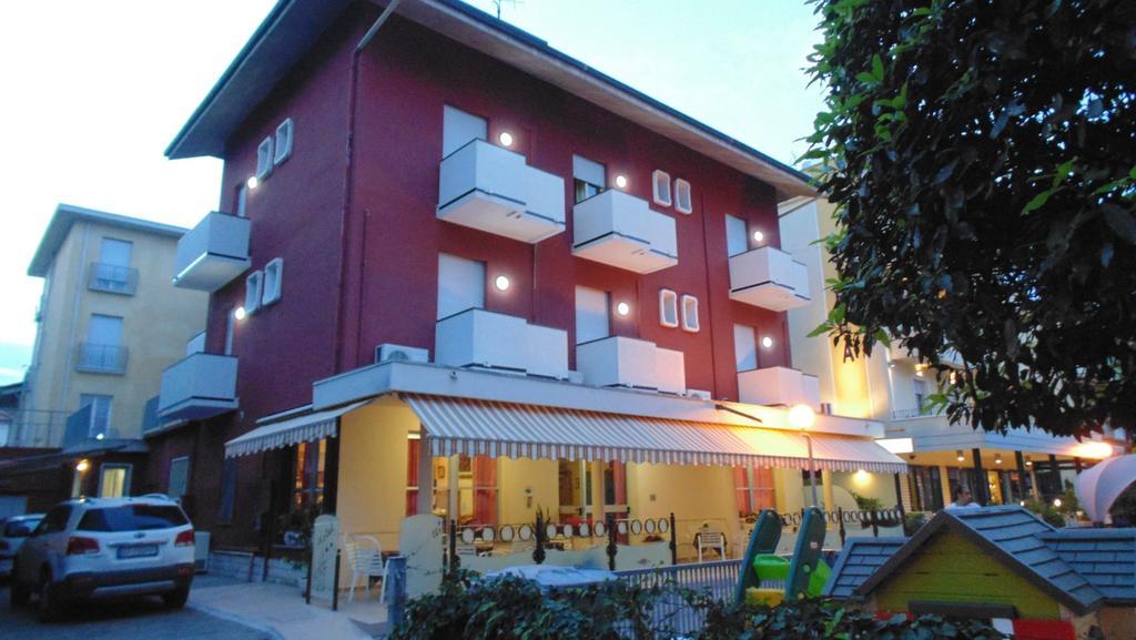 Hotel La Caravella Bellaria-Igea Marina Buitenkant foto